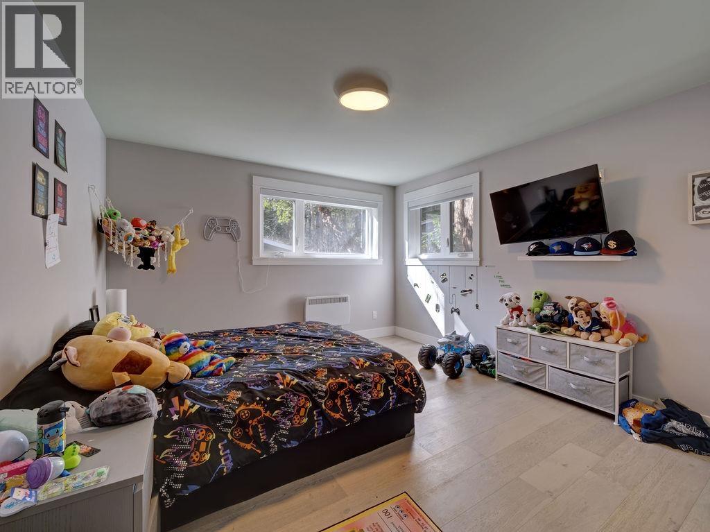 9168 Sunshine Coast Highway Property Photo 23