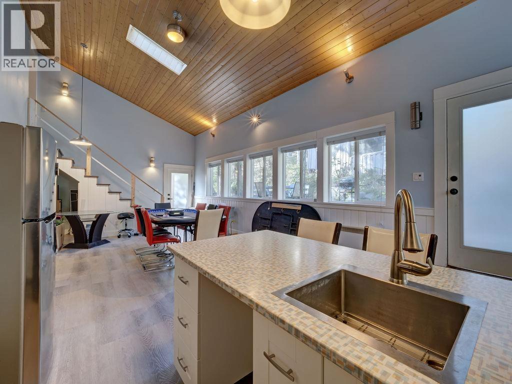 9168 Sunshine Coast Highway Property Photo 31