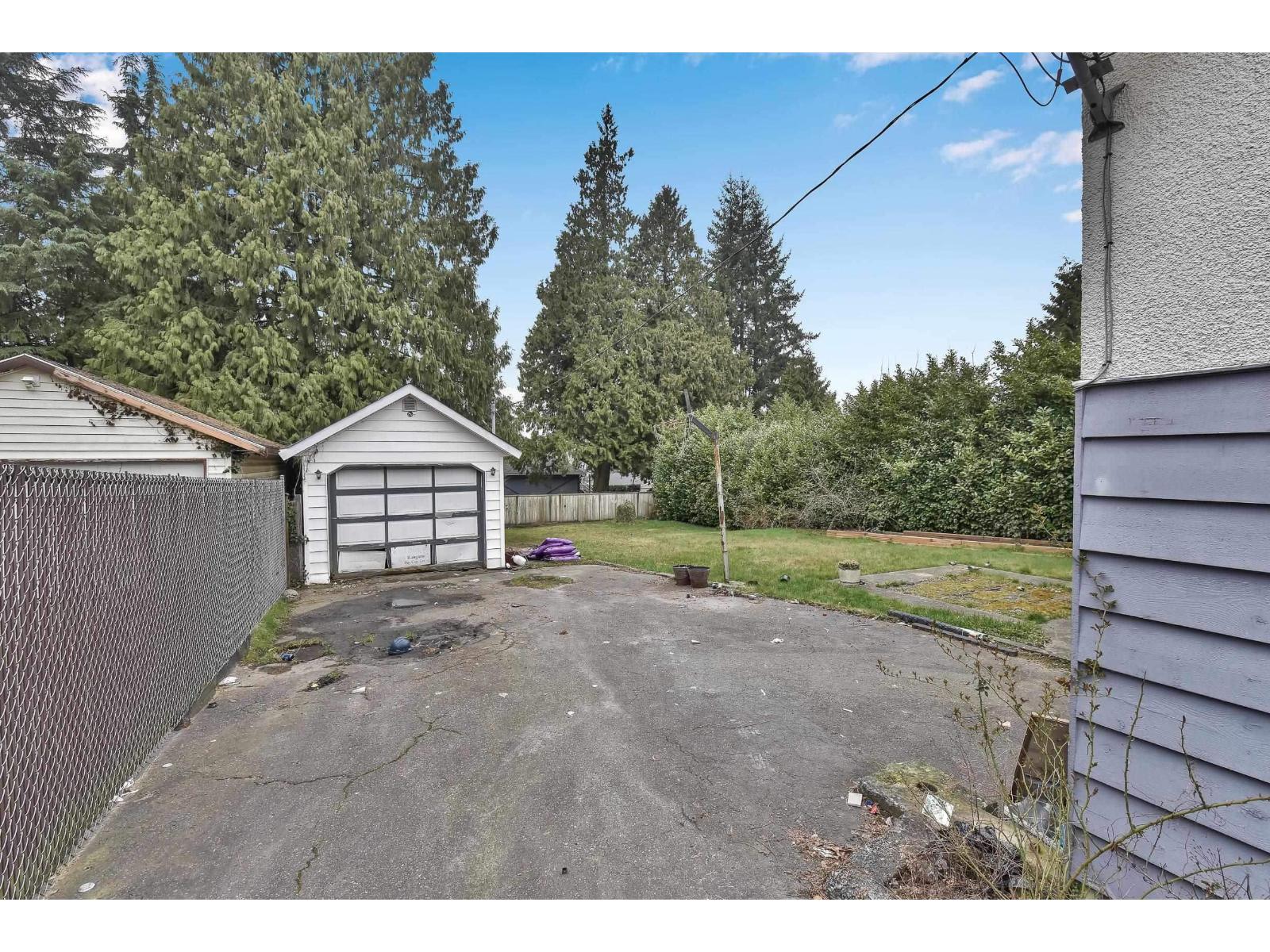 9565 116 Street Property Photo 4