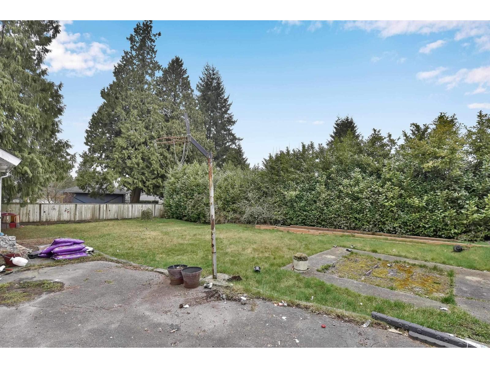 9565 116 Street Property Photo 5