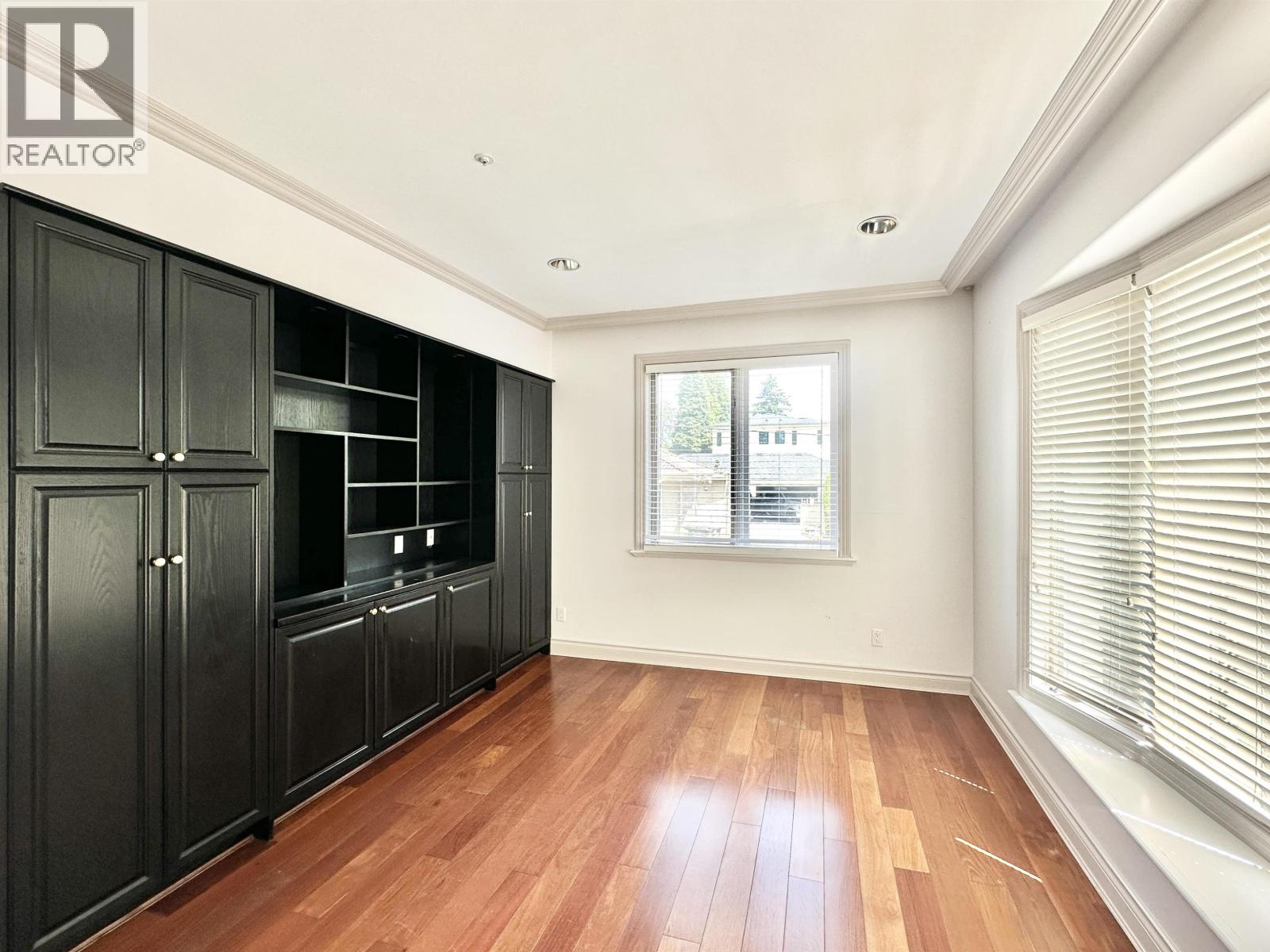 883 W 52 Avenue Property Photo 2