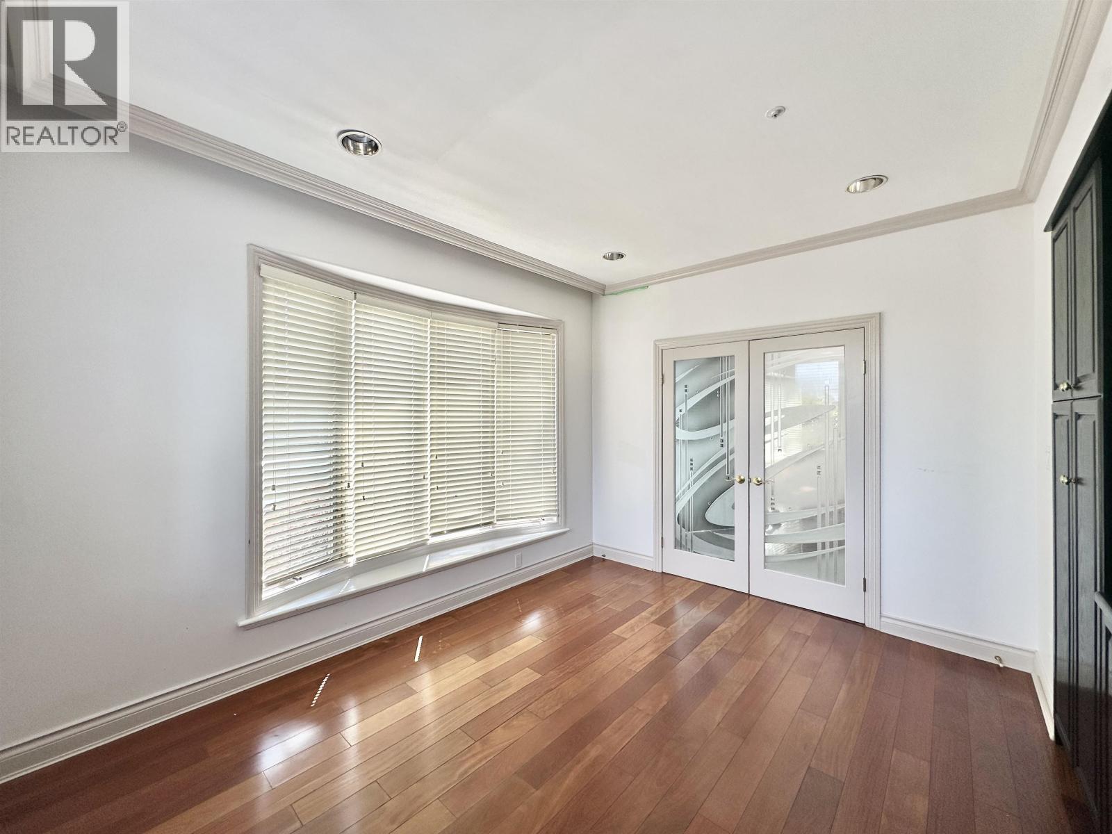 883 W 52 Avenue Property Photo 3