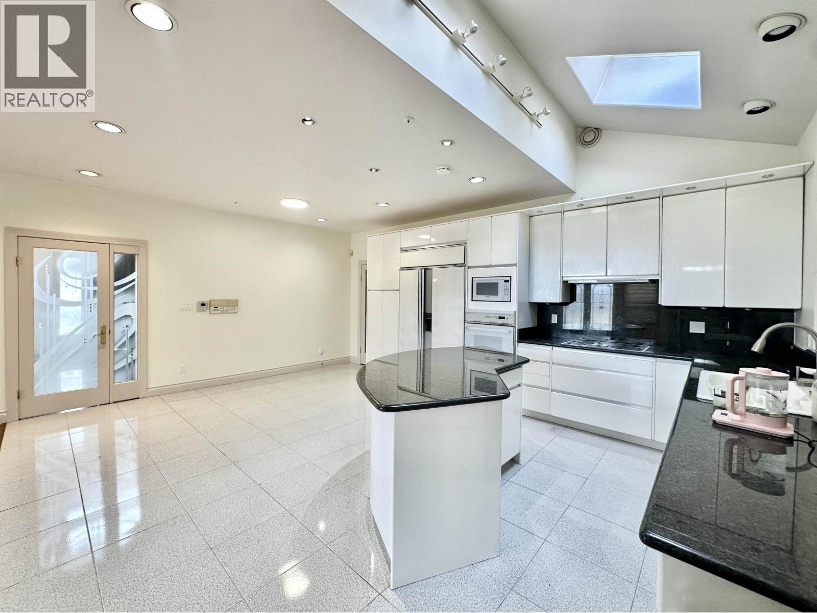 883 W 52 Avenue Property Photo 11