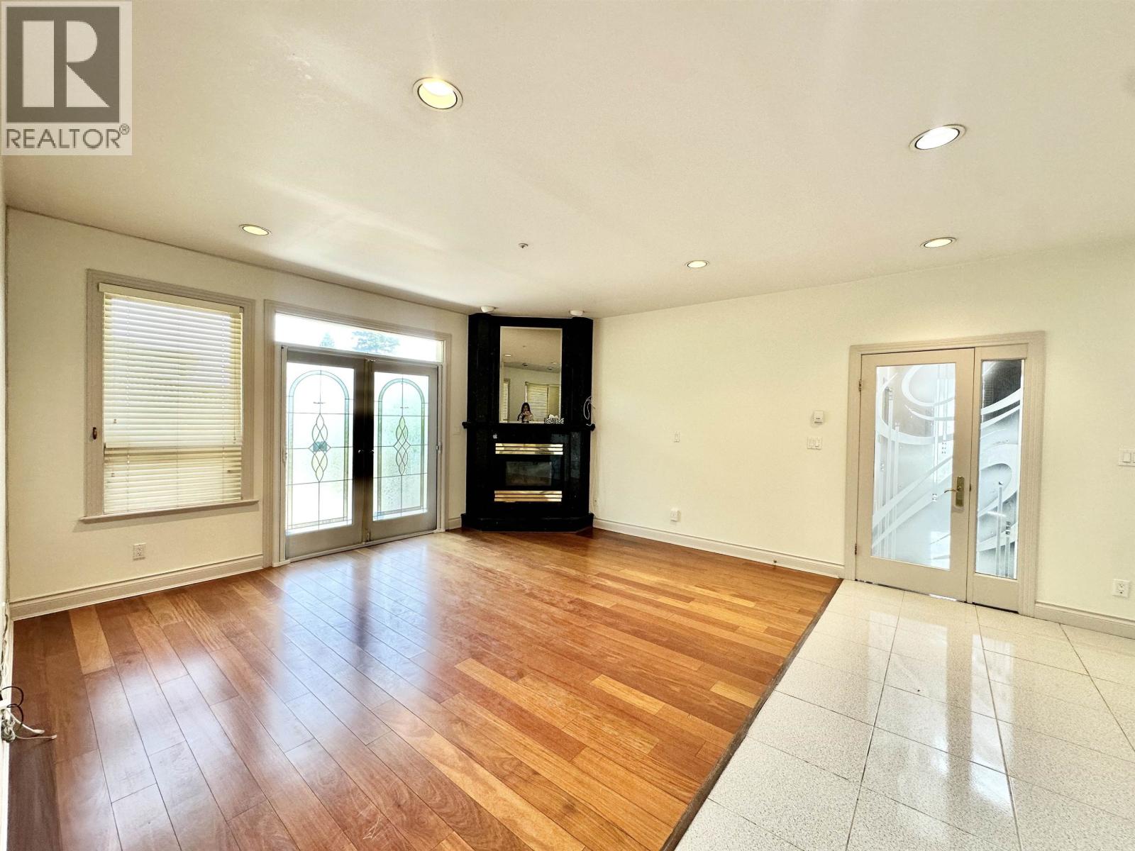 883 W 52 Avenue Property Photo 12
