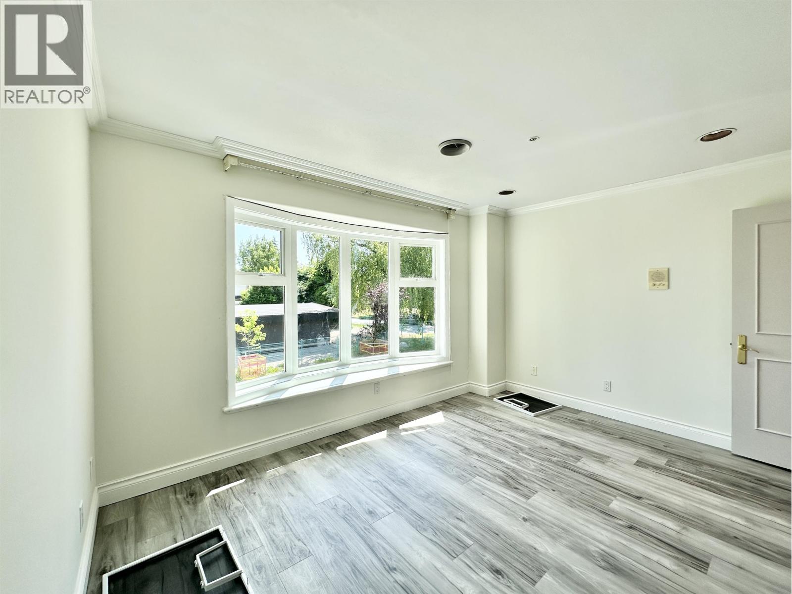 883 W 52 Avenue Property Photo 14