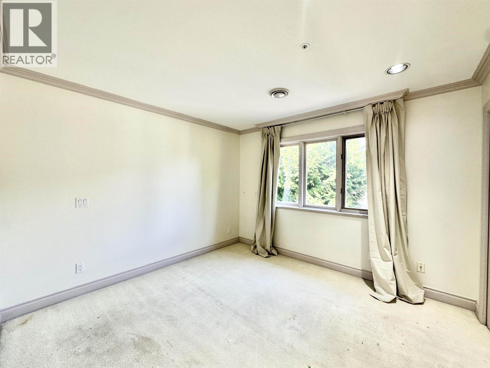 883 W 52 Avenue Property Photo 16