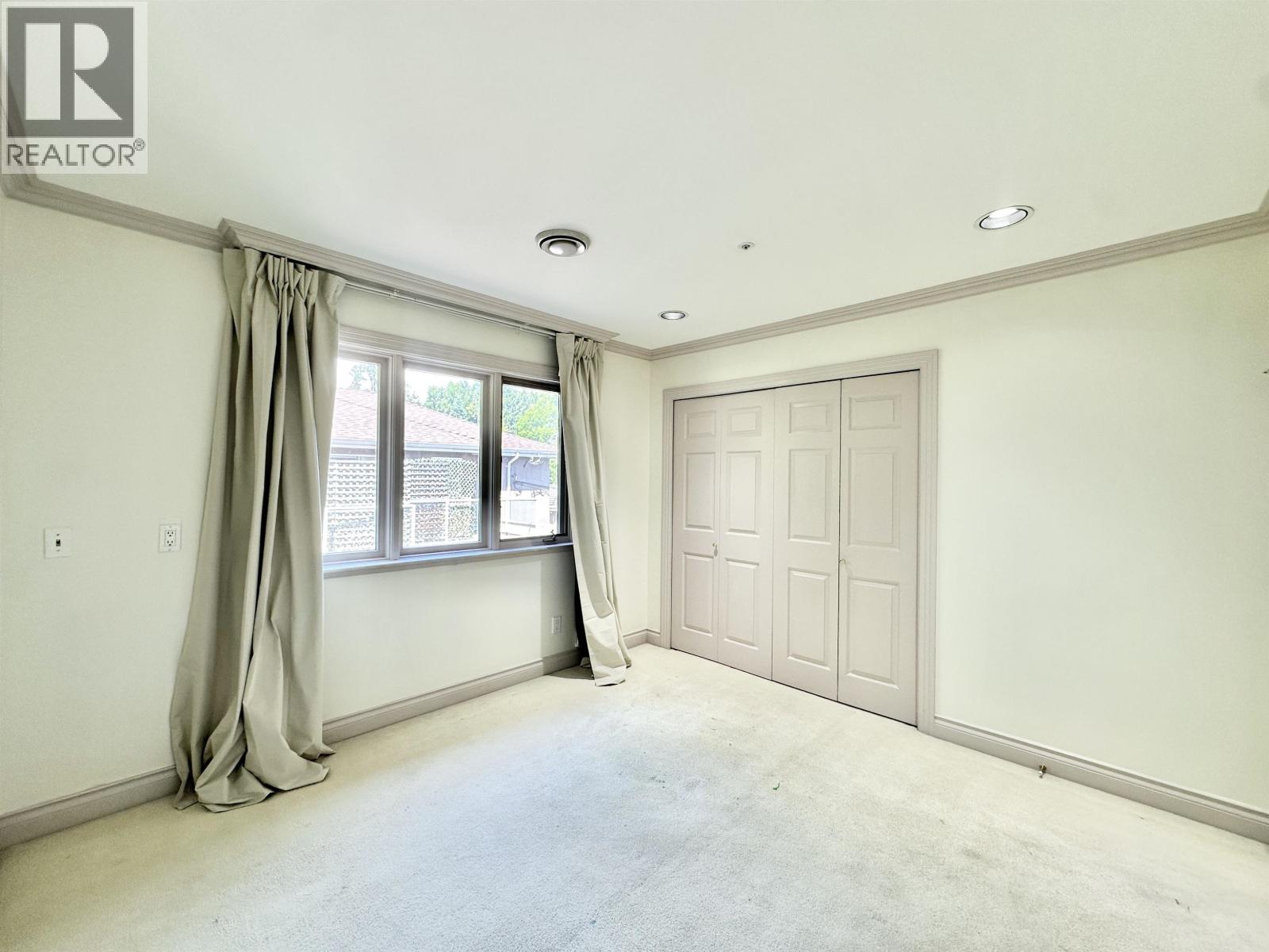 883 W 52 Avenue Property Photo 17