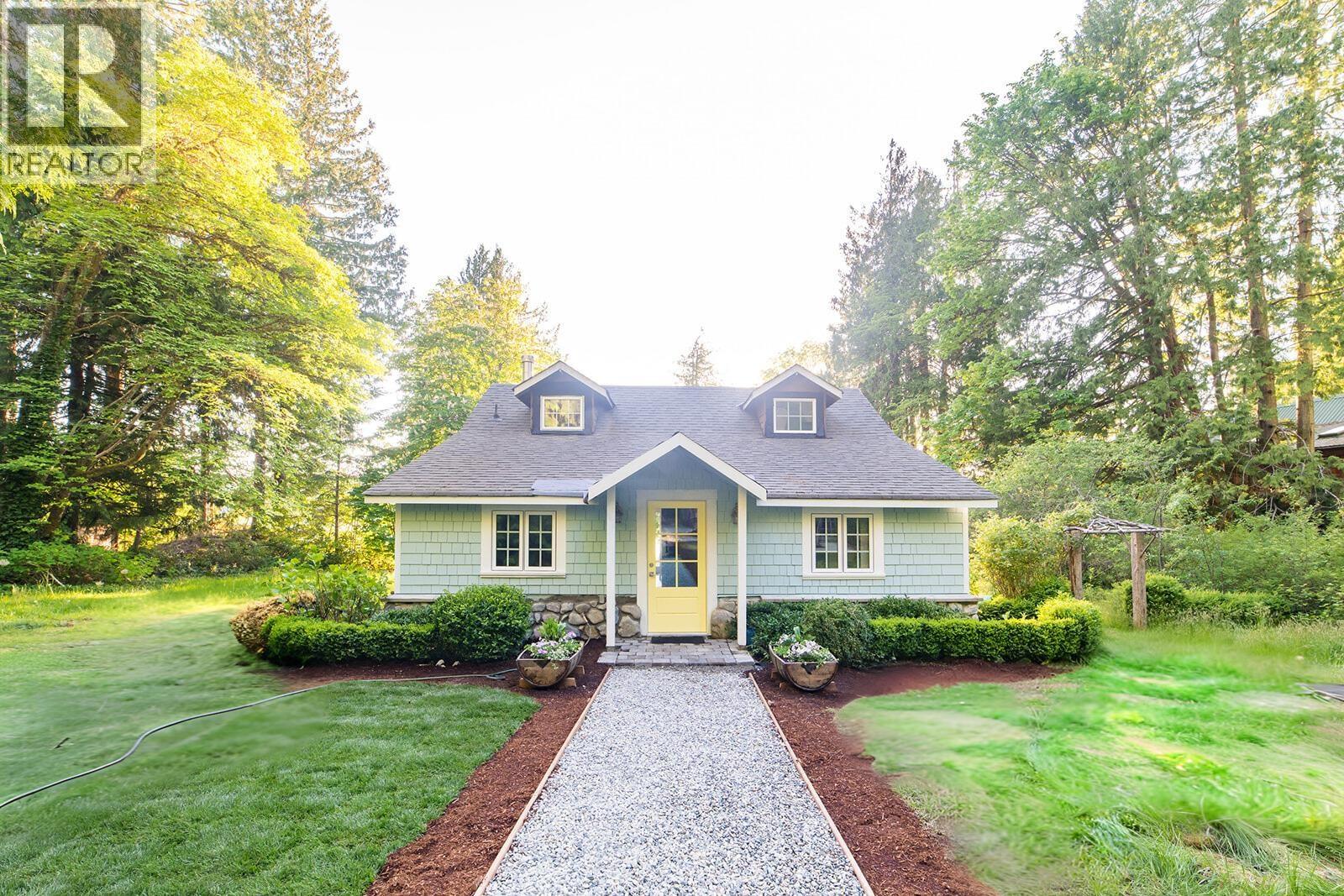 6129 Sechelt Inlet Road Property Photo 1