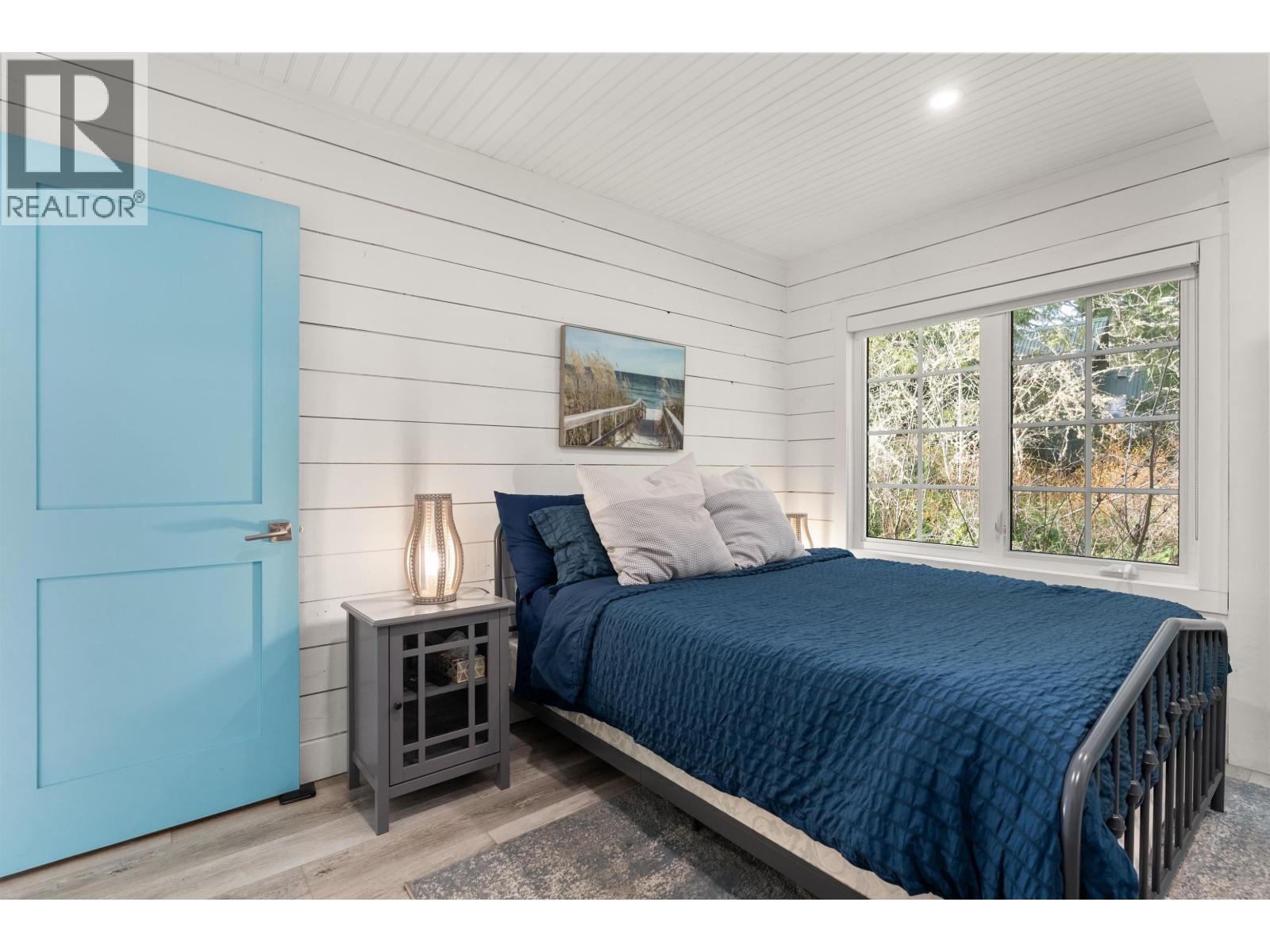 6129 Sechelt Inlet Road Property Photo 22