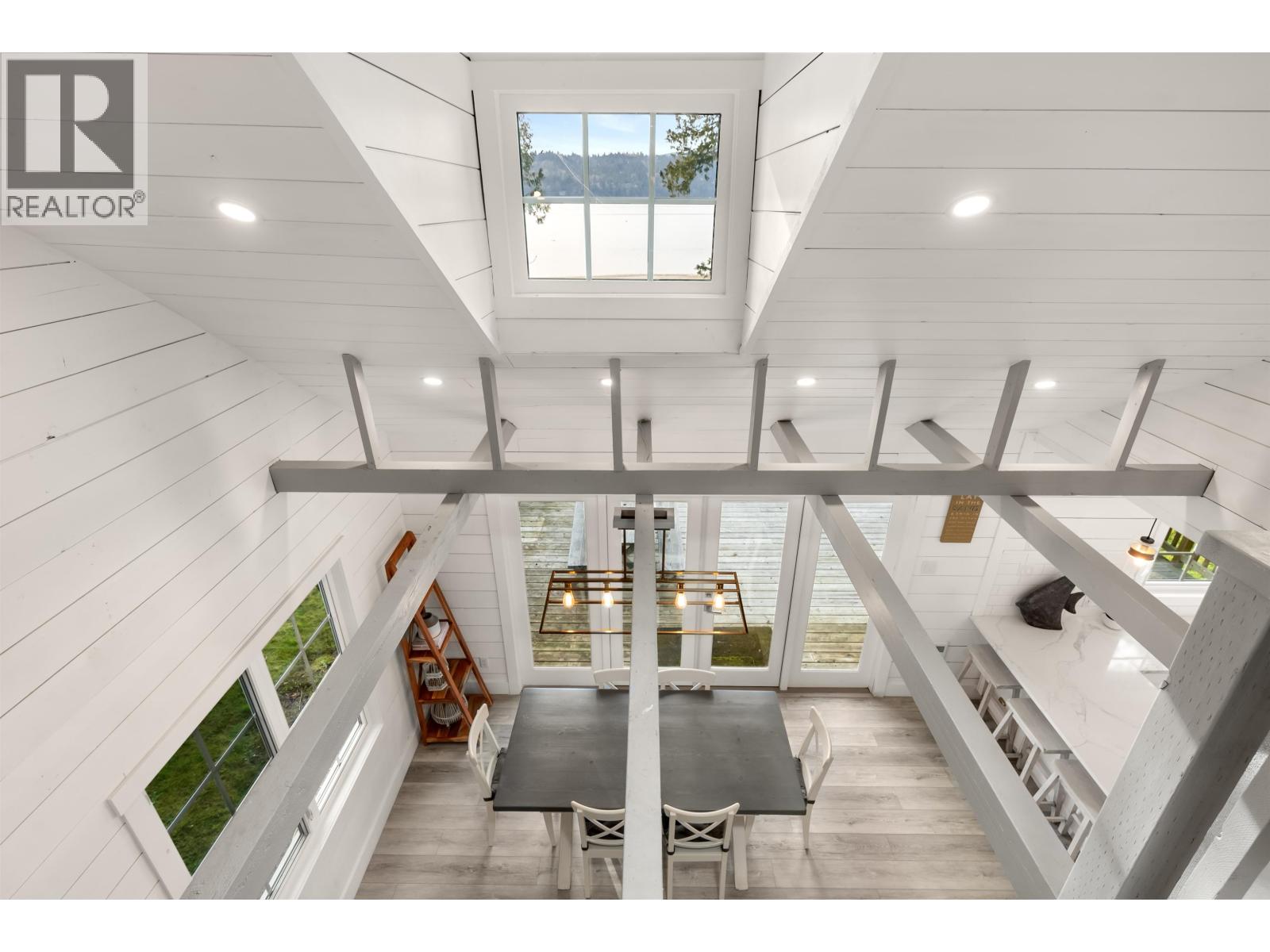6129 Sechelt Inlet Road Property Photo 29