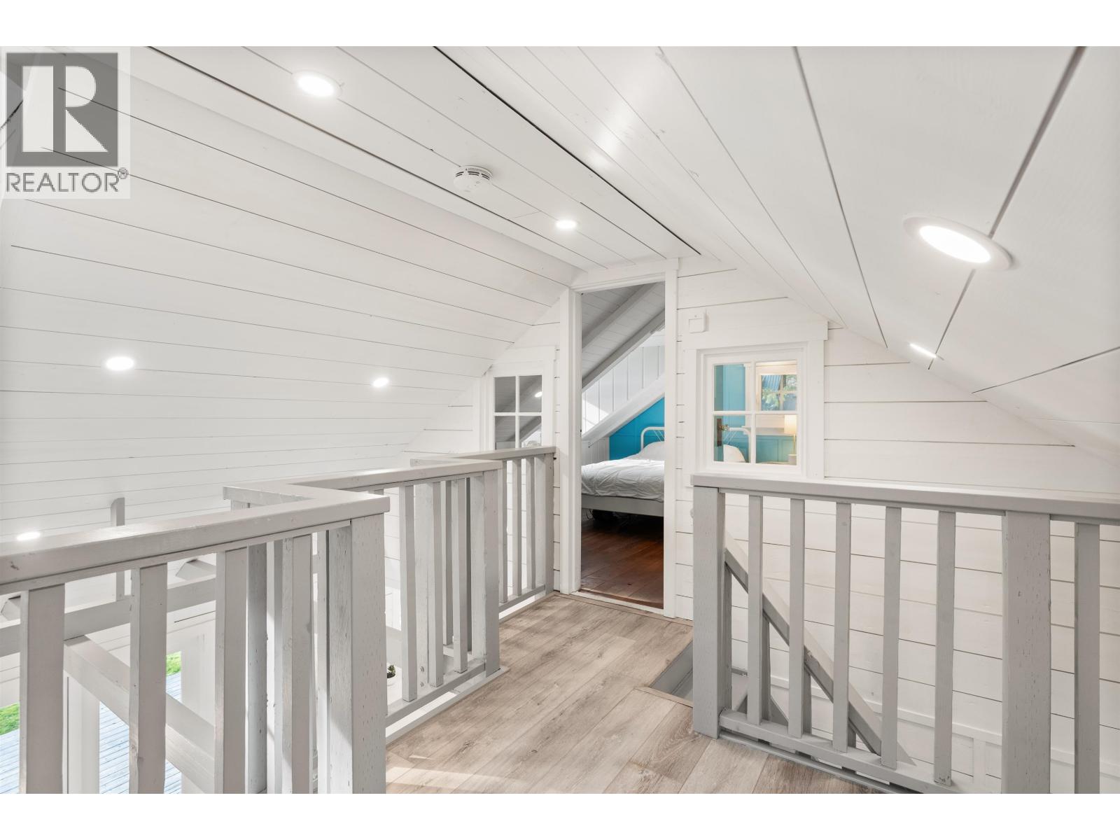 6129 Sechelt Inlet Road Property Photo 31