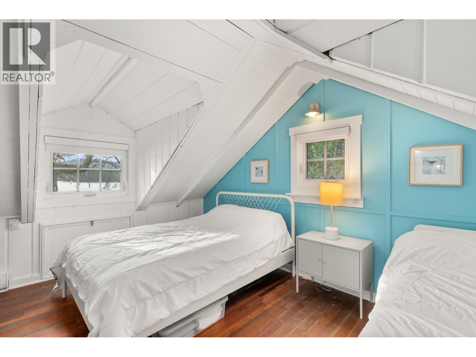 6129 Sechelt Inlet Road Property Photo 32
