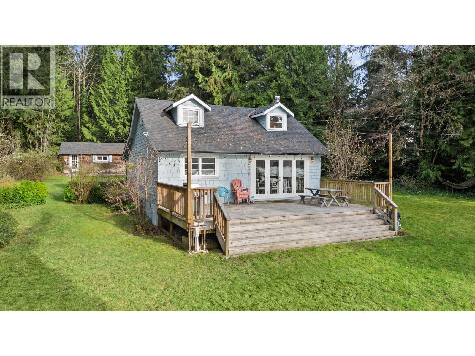 6129 Sechelt Inlet Road Property Photo 33