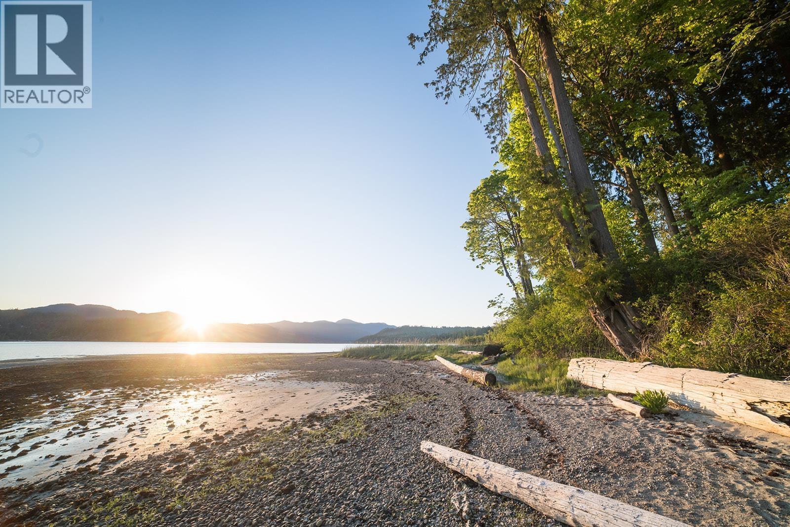 6129 Sechelt Inlet Road Property Photo 36
