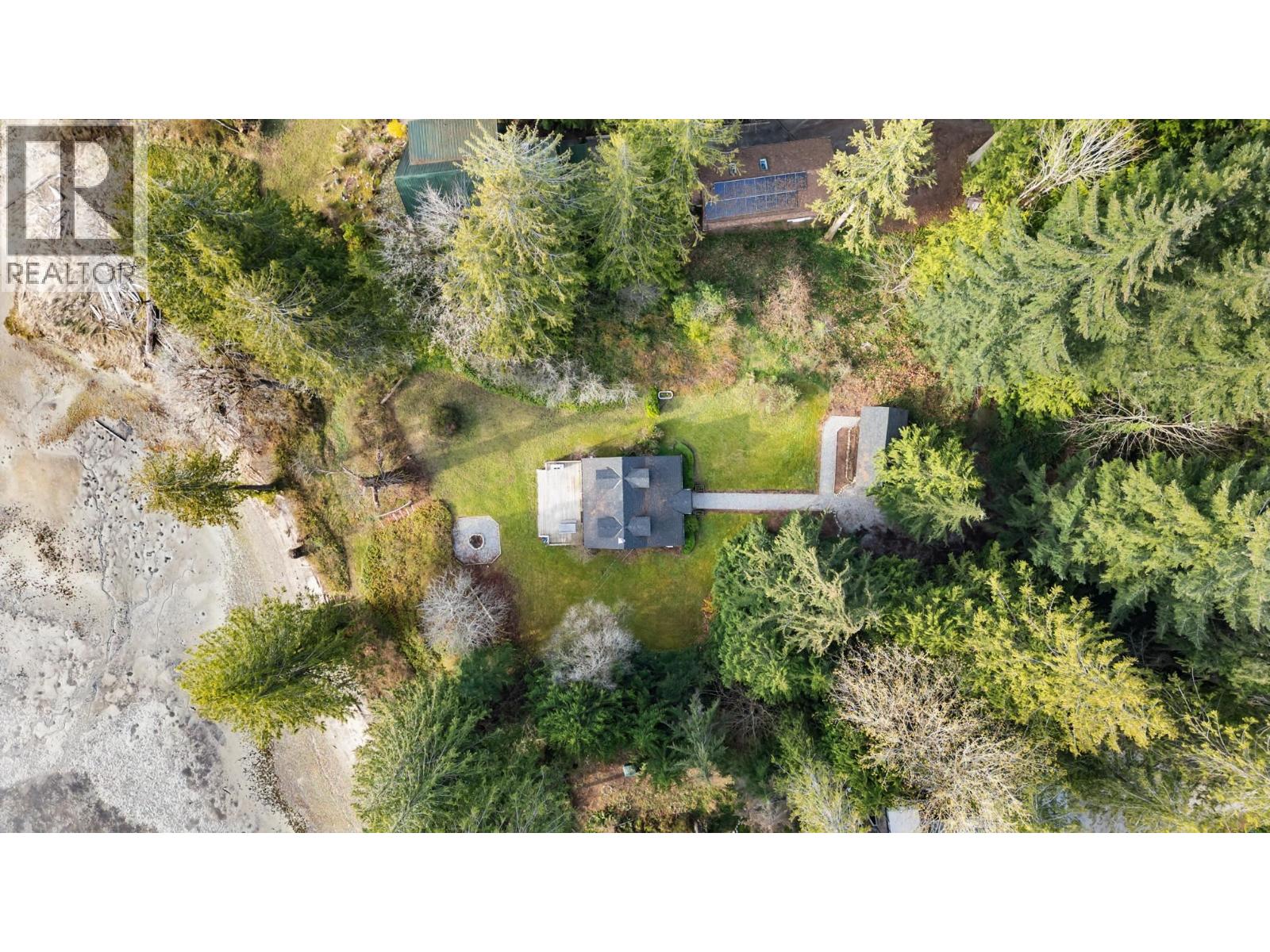 6129 Sechelt Inlet Road Property Photo 39