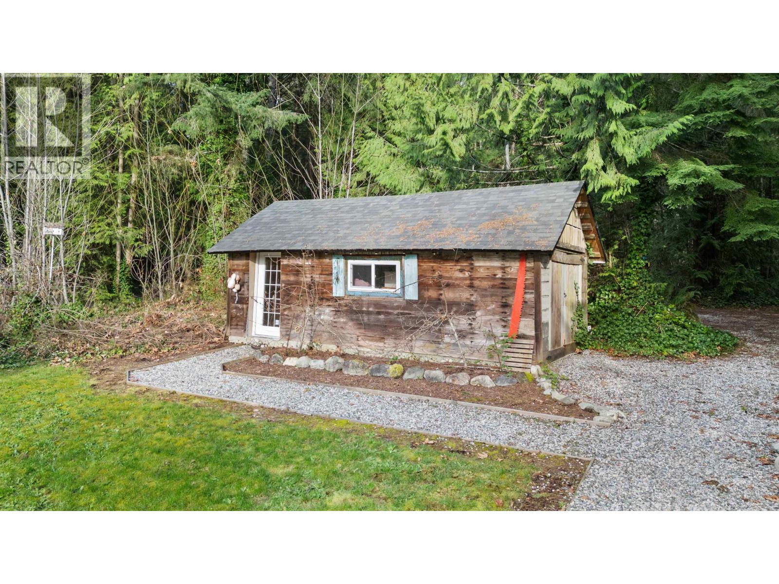 6129 Sechelt Inlet Road Property Photo 40