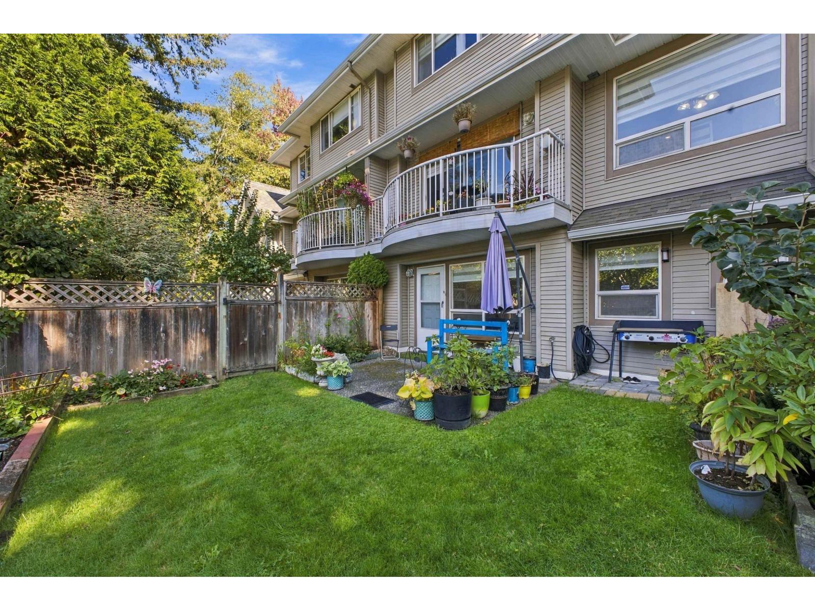 18 8289 121a Street Property Photo 2