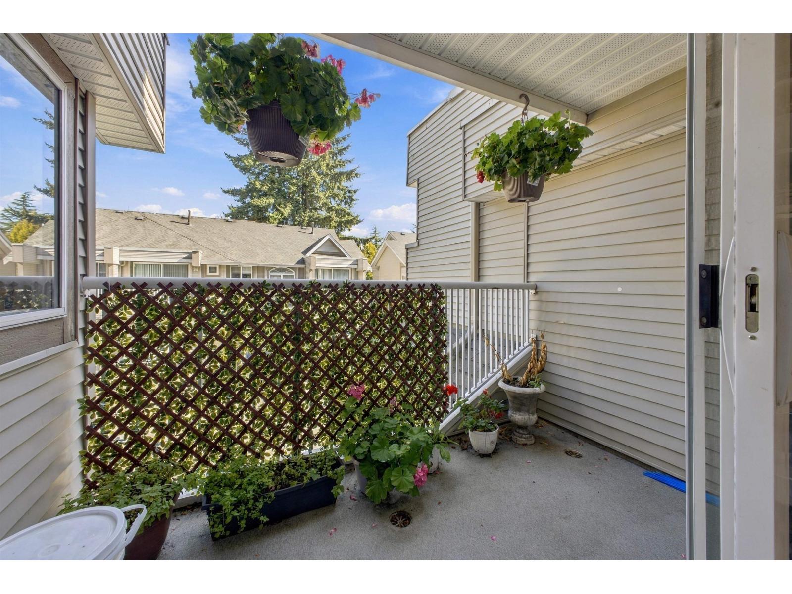 18 8289 121a Street Property Photo 8
