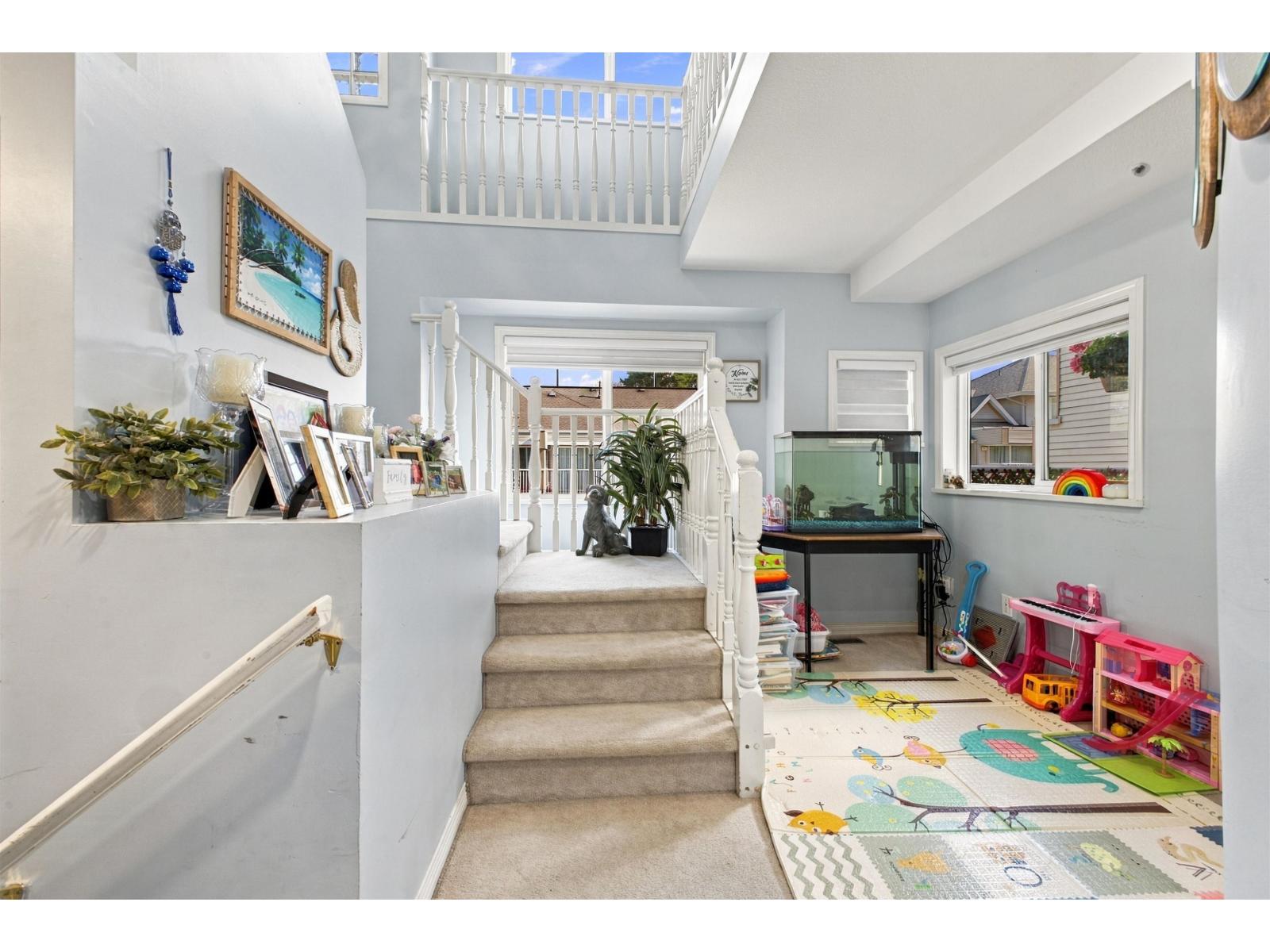 18 8289 121a Street Property Photo 17