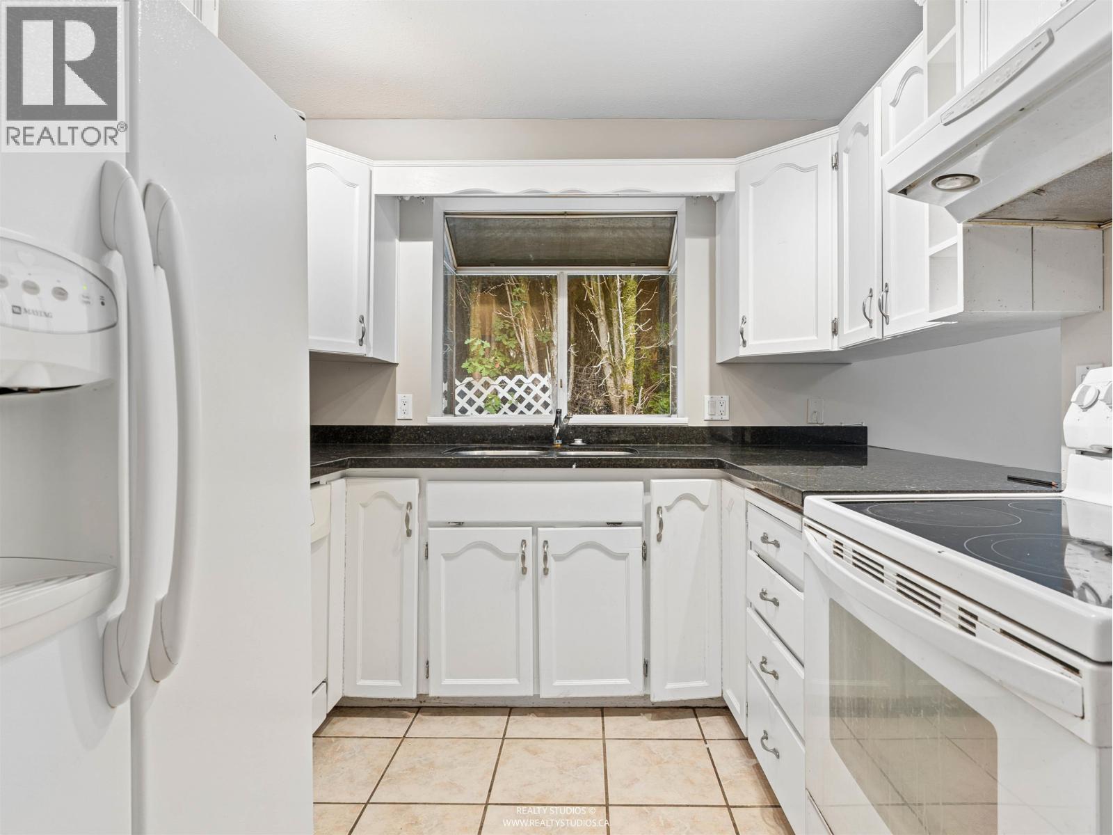 11638 225 Street Property Photo 9
