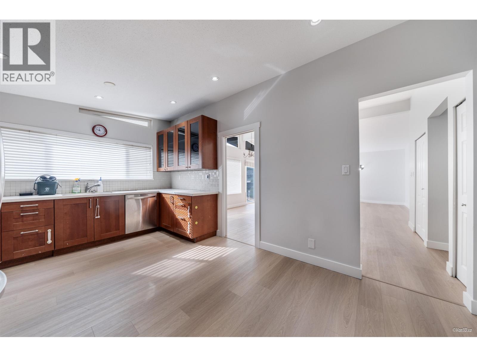 7148 6th Street Property Photo 5