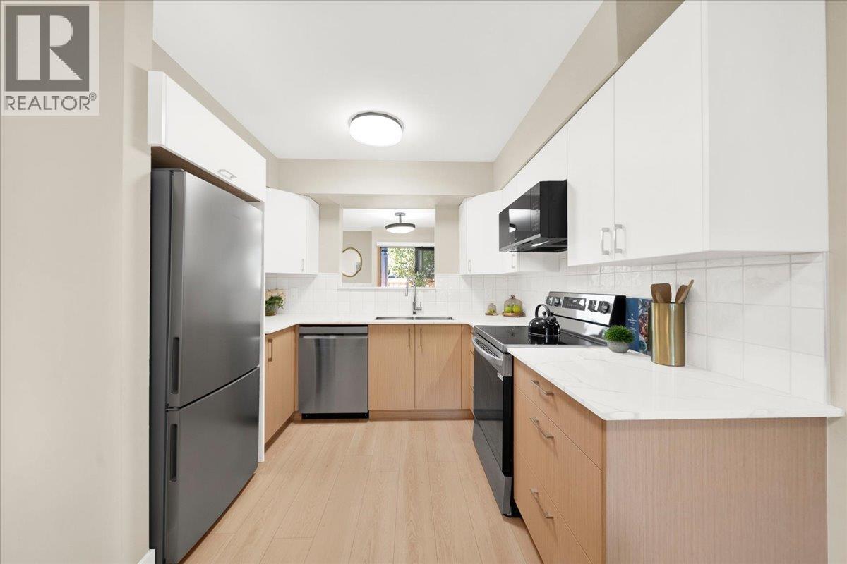 12 3851 Blundell Road Property Photo 4