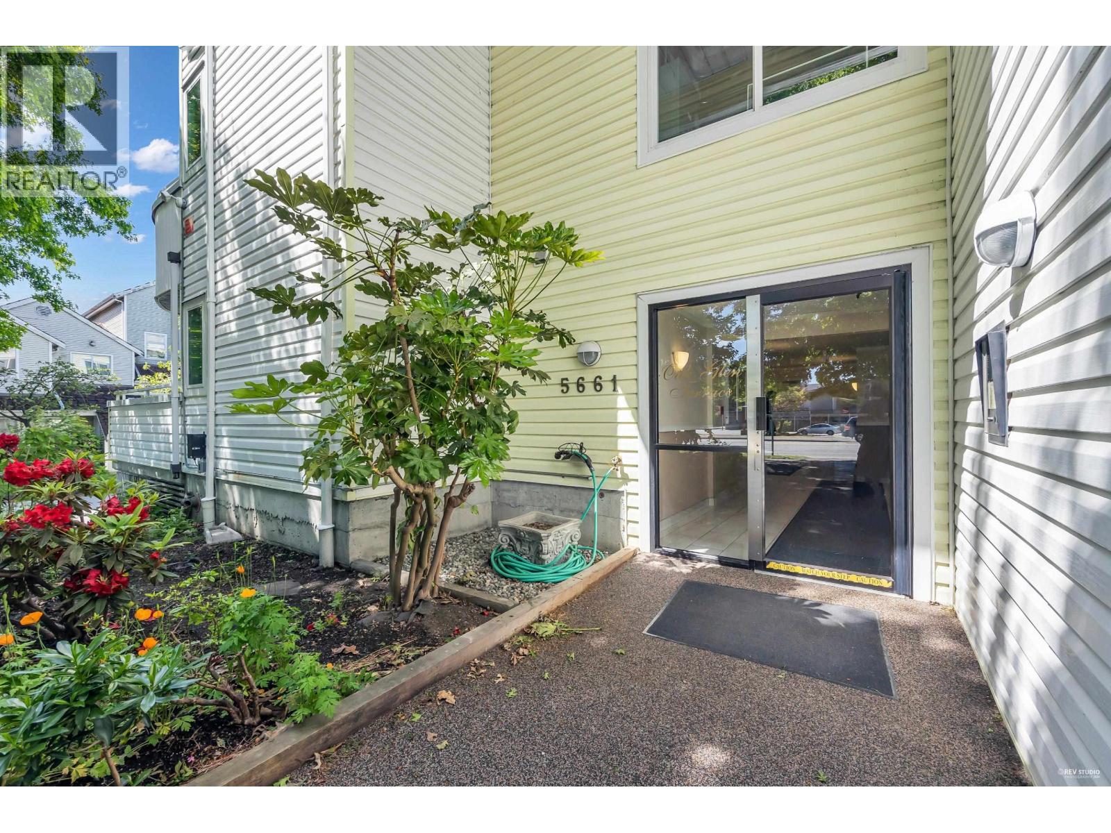 15 5661 Ladner Trunk Road Property Photo 16
