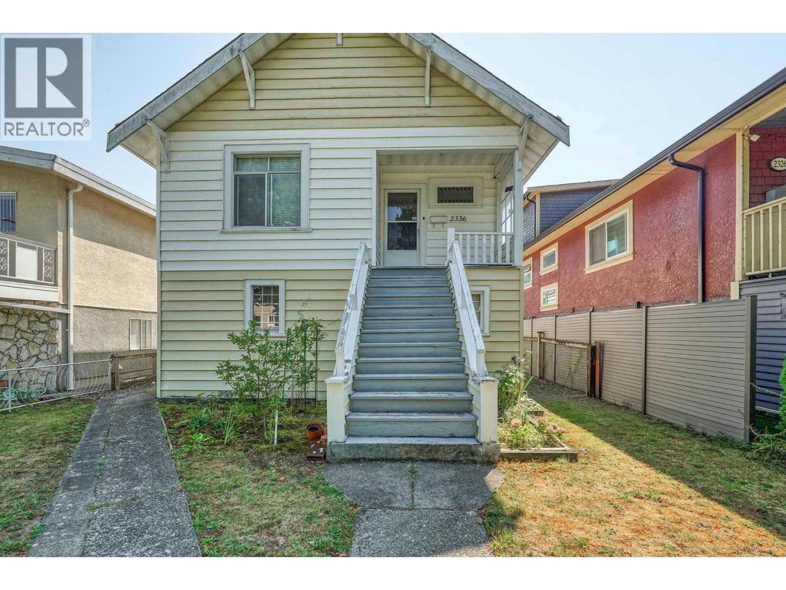 2336 45 Avenue Property Photo 4