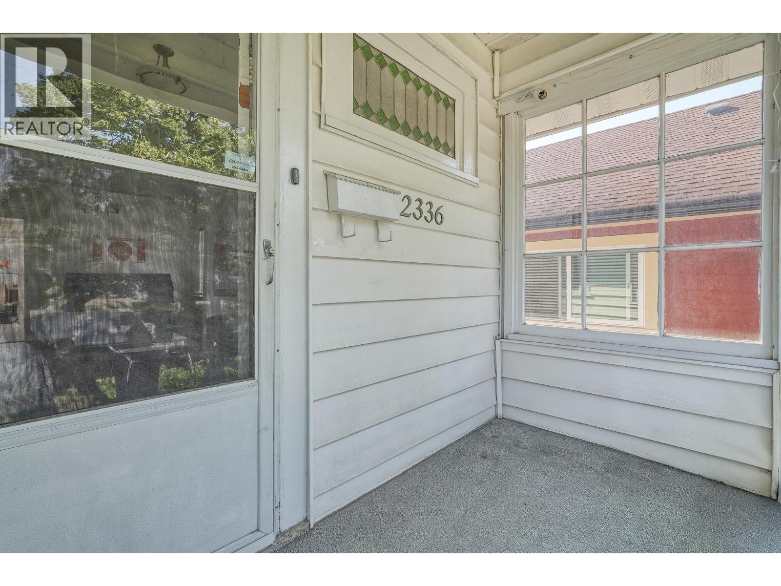 2336 45 Avenue Property Photo 5