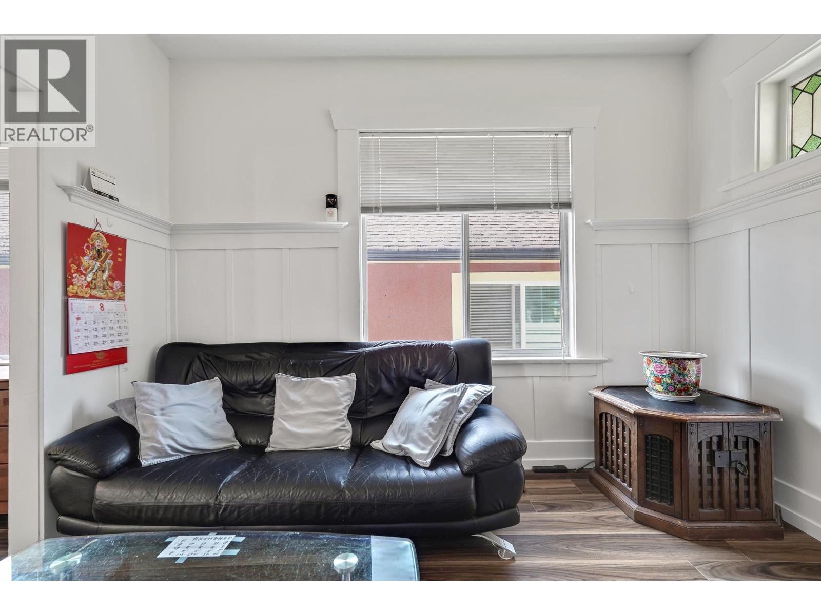 2336 45 Avenue Property Photo 10