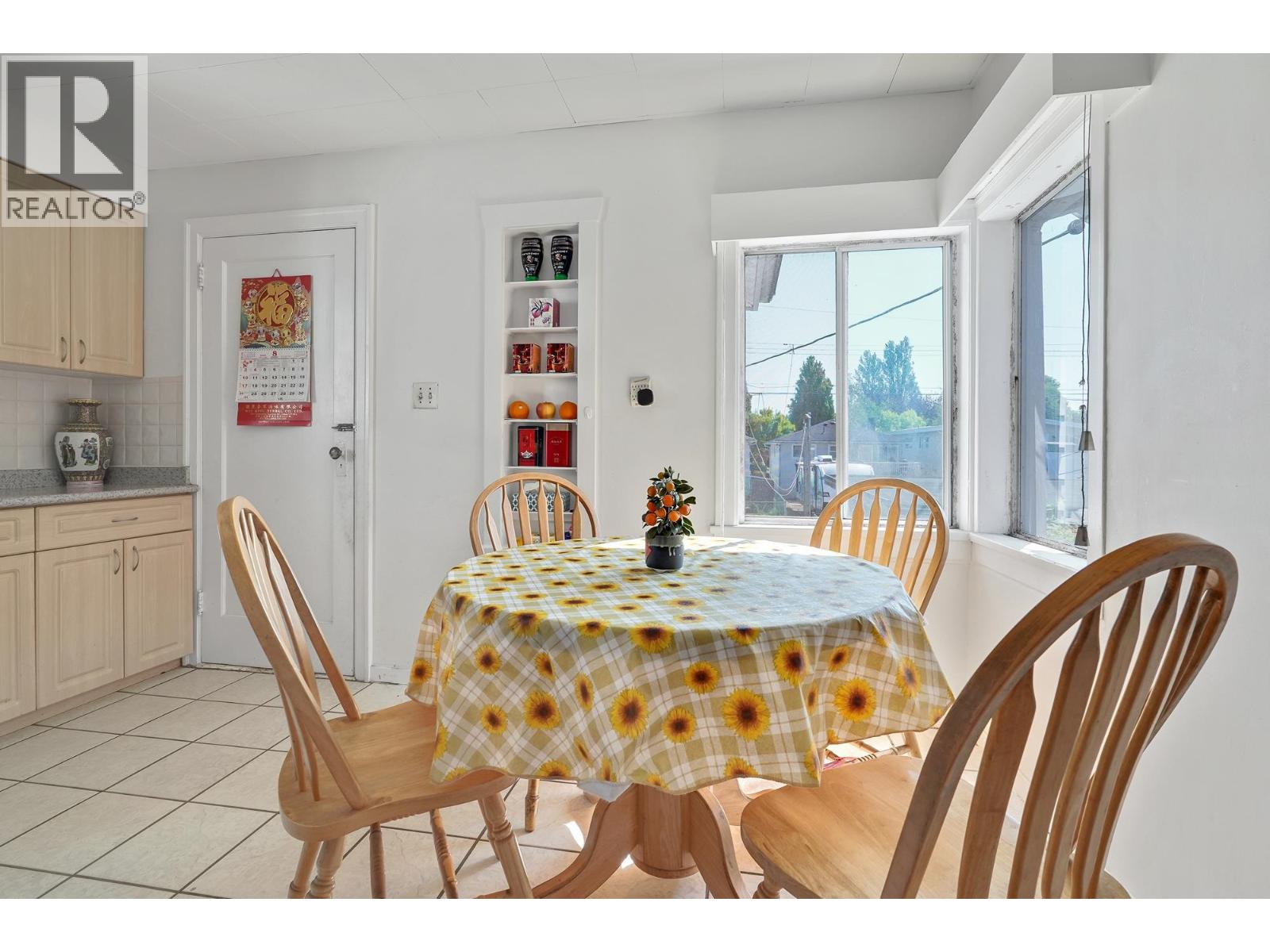 2336 45 Avenue Property Photo 17