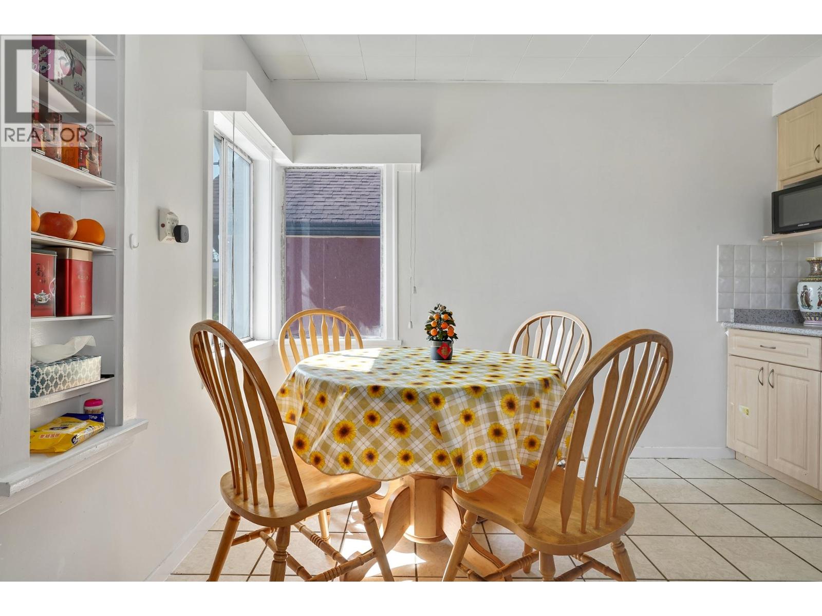 2336 45 Avenue Property Photo 18