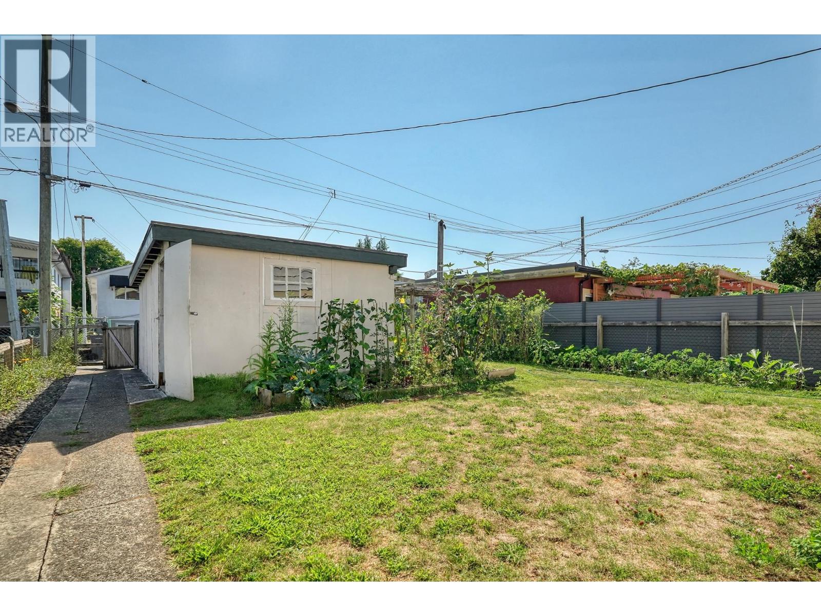 2336 45 Avenue Property Photo 32