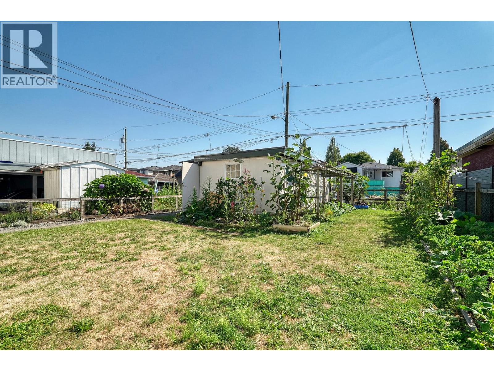 2336 45 Avenue Property Photo 34
