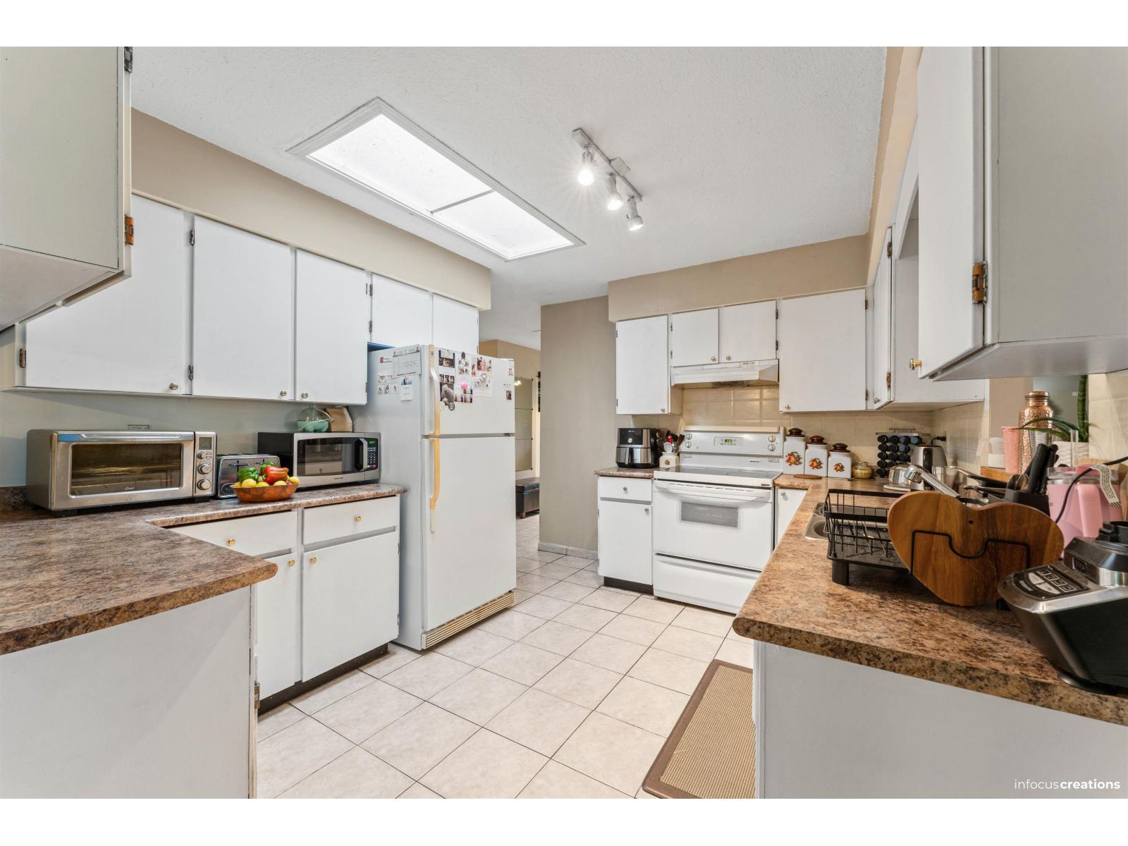 15156 93 Avenue Property Photo 16