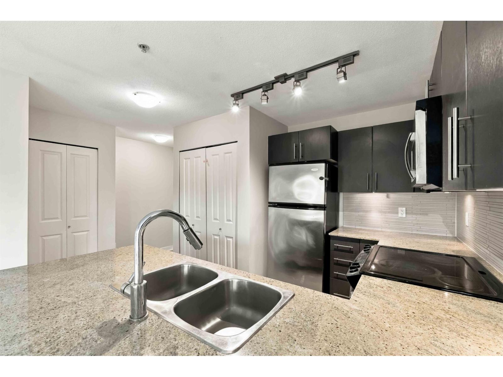 328 8915 202 Street Property Photo 6