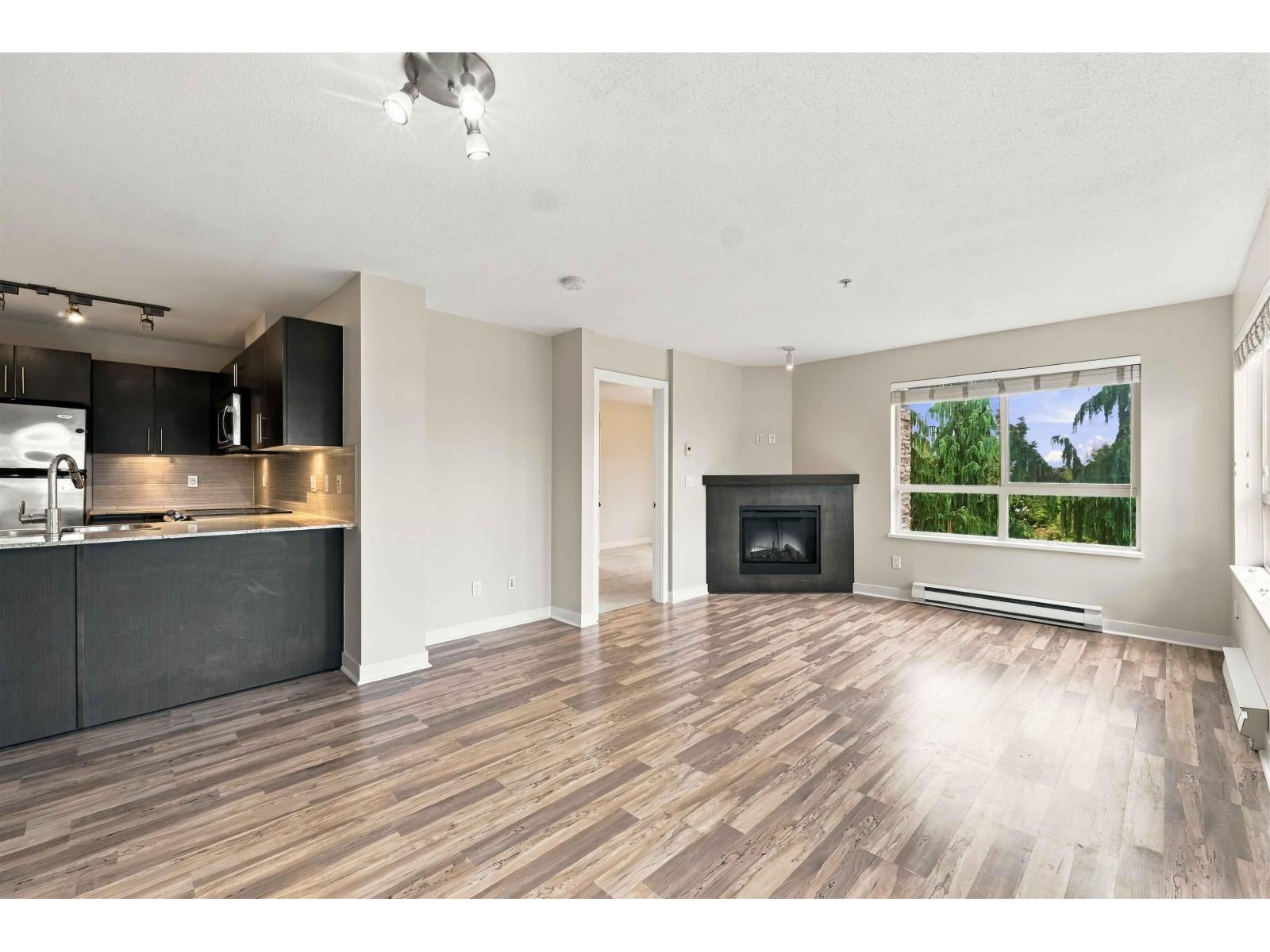 328 8915 202 Street Property Photo 11