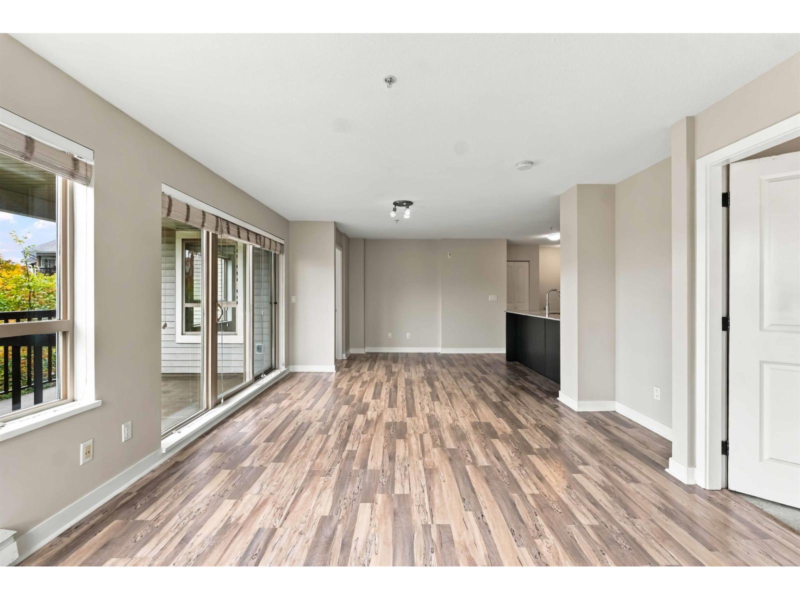 328 8915 202 Street Property Photo 14