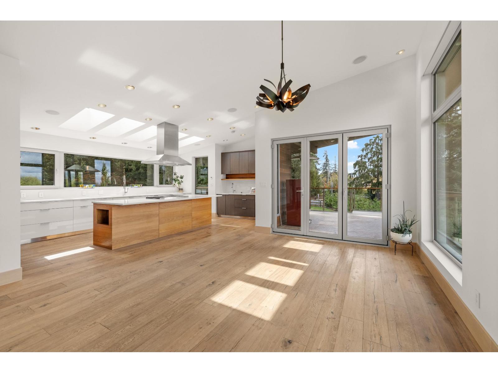 1 230 208th Street Property Photo 7