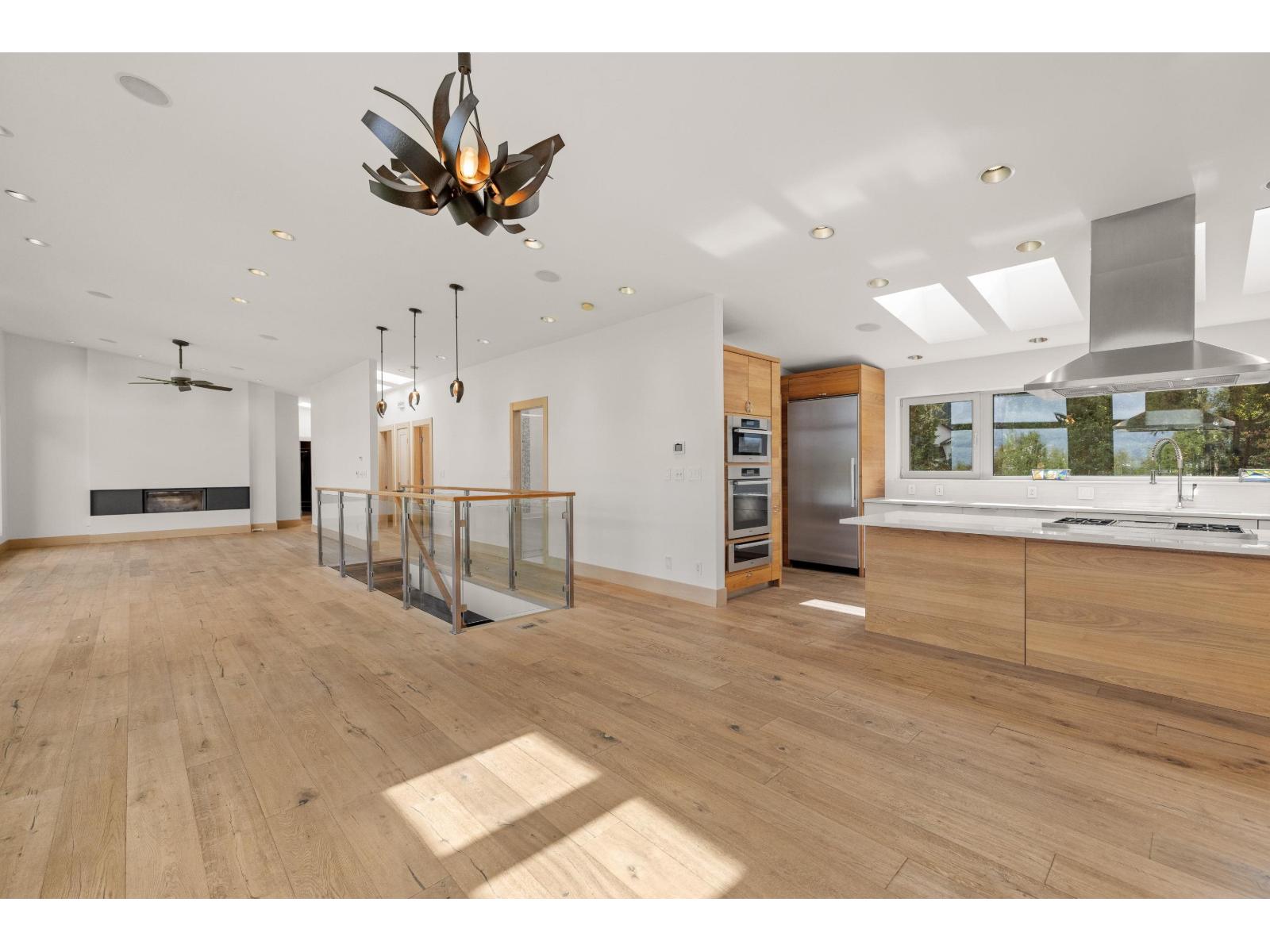 1 230 208th Street Property Photo 8