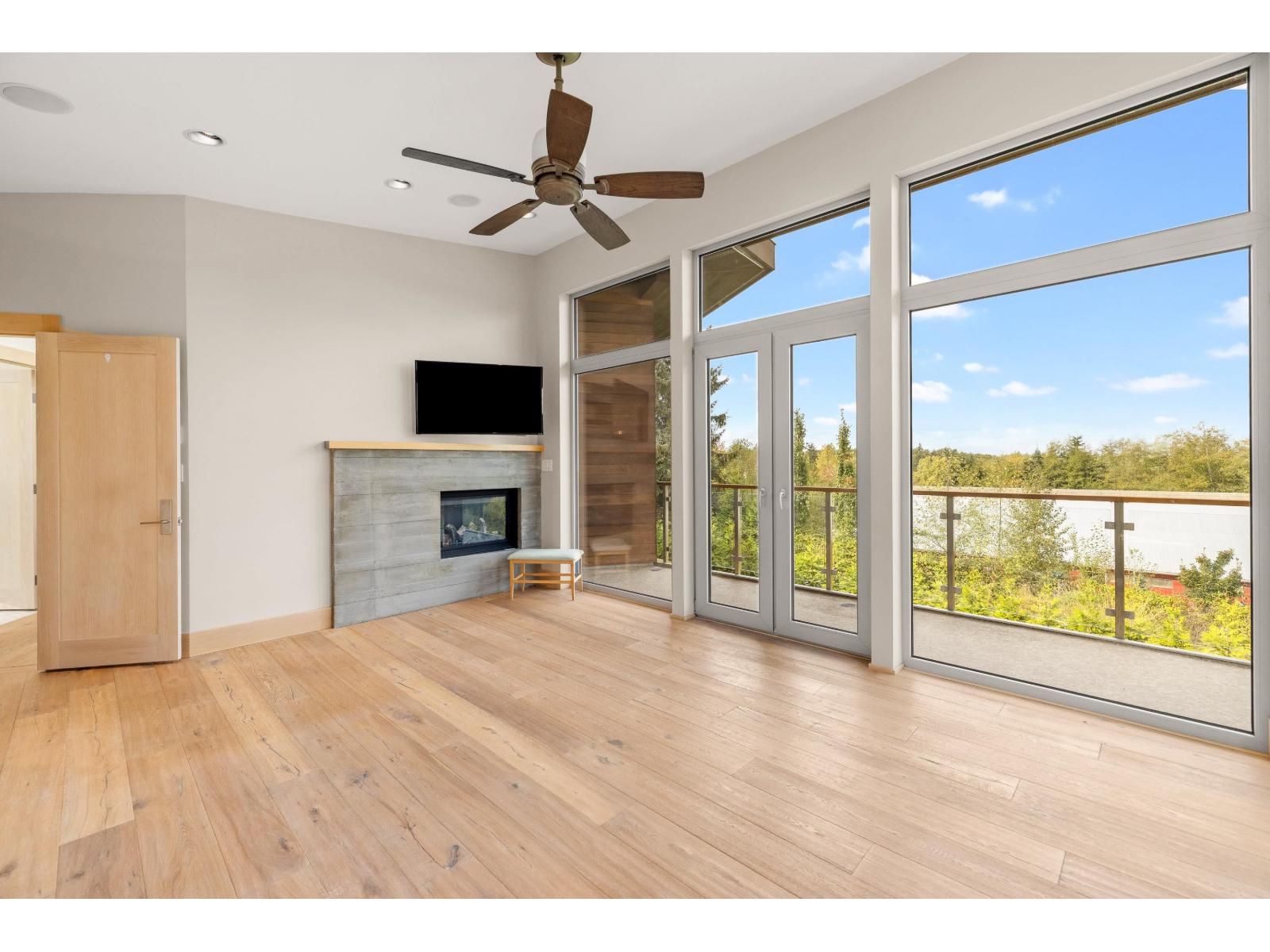 1 230 208th Street Property Photo 17