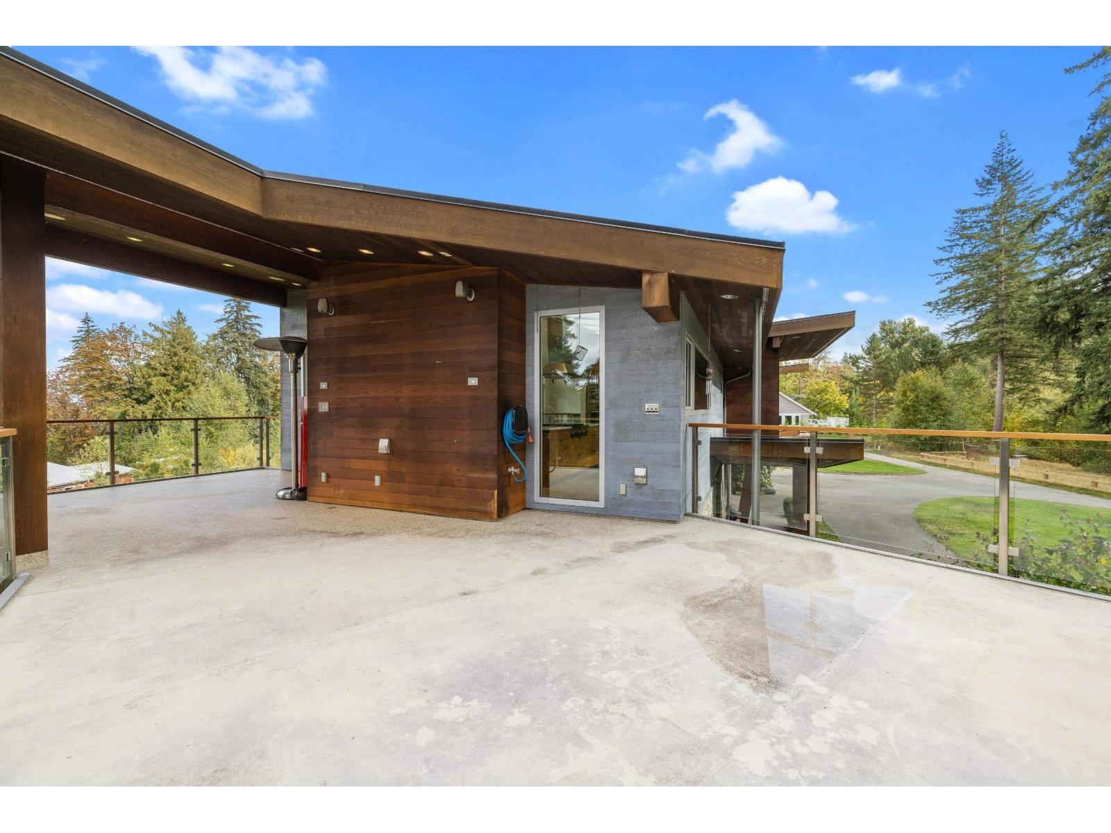 1 230 208th Street Property Photo 35