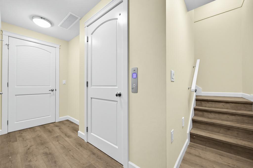 9 8567 204 Street Property Photo 12