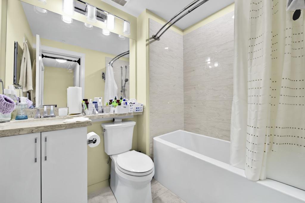 9 8567 204 Street Property Photo 14