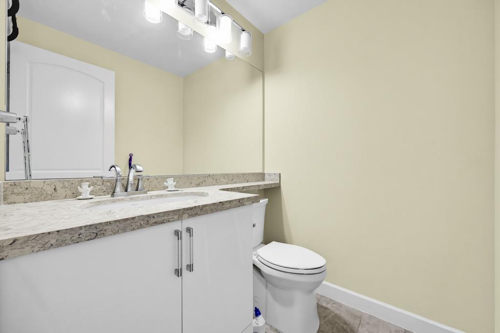 9 8567 204 Street Property Photo 22