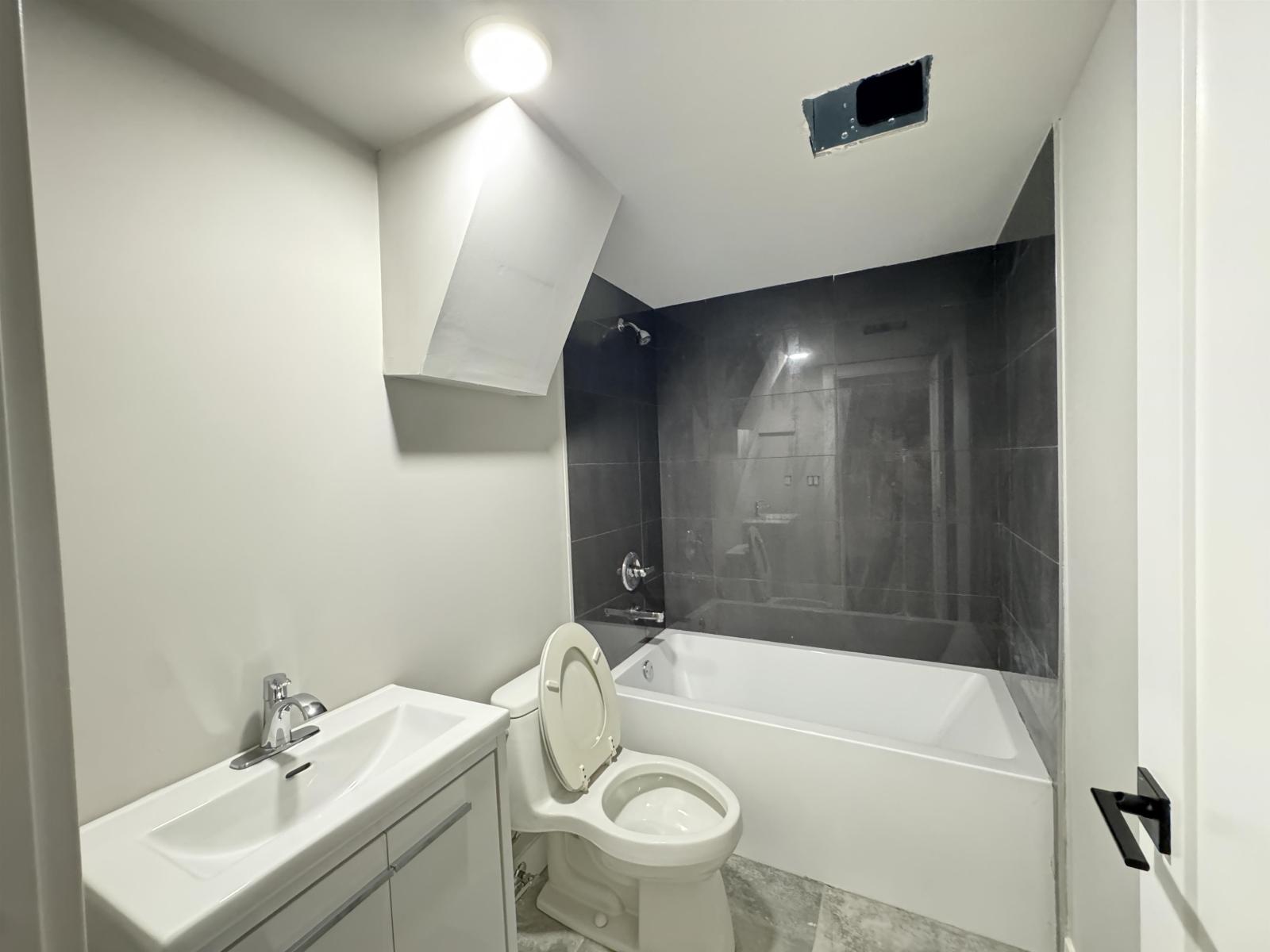 15032 Spenser Drive Property Photo 27