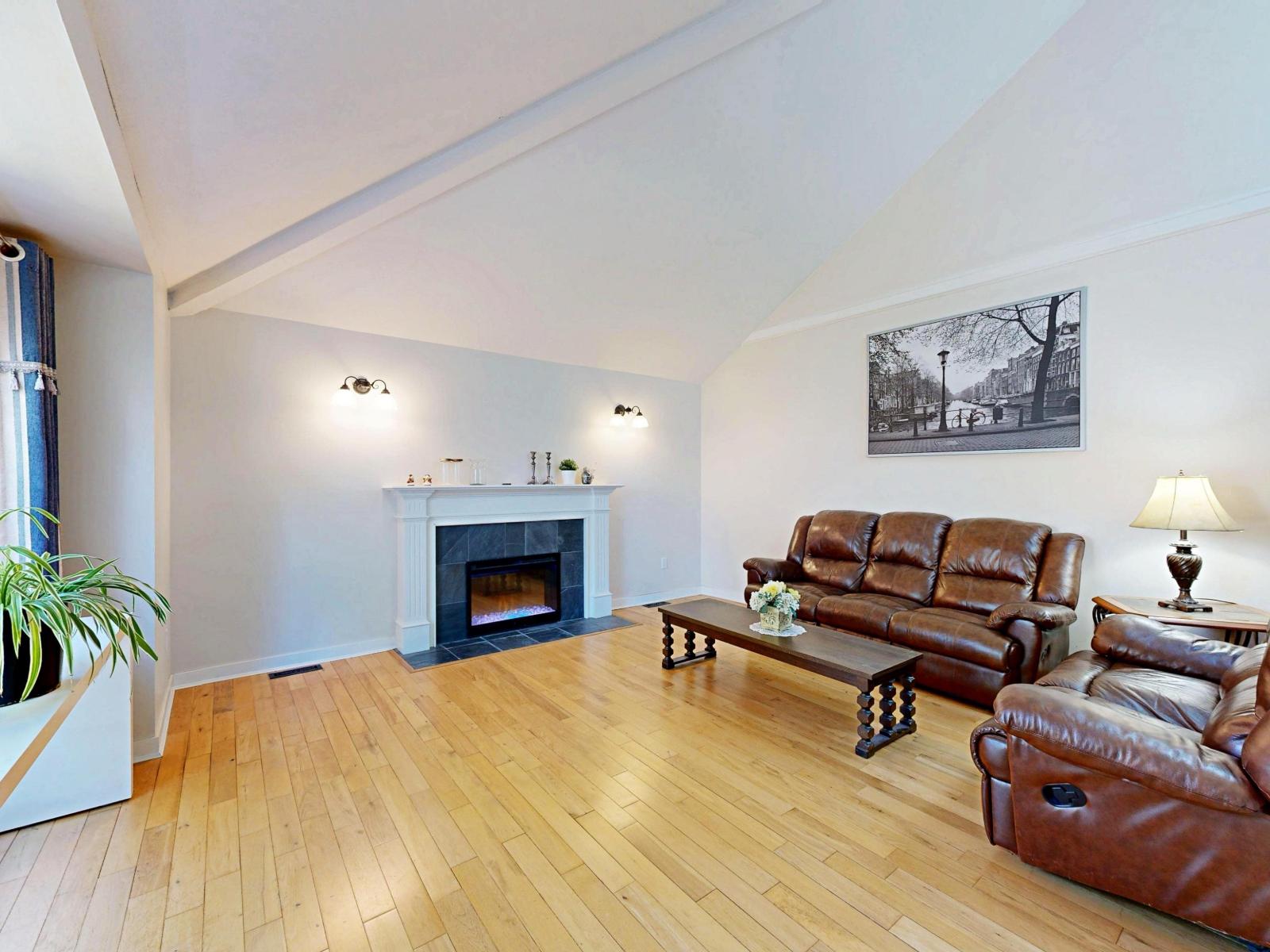 10285 167 Street Property Photo 4
