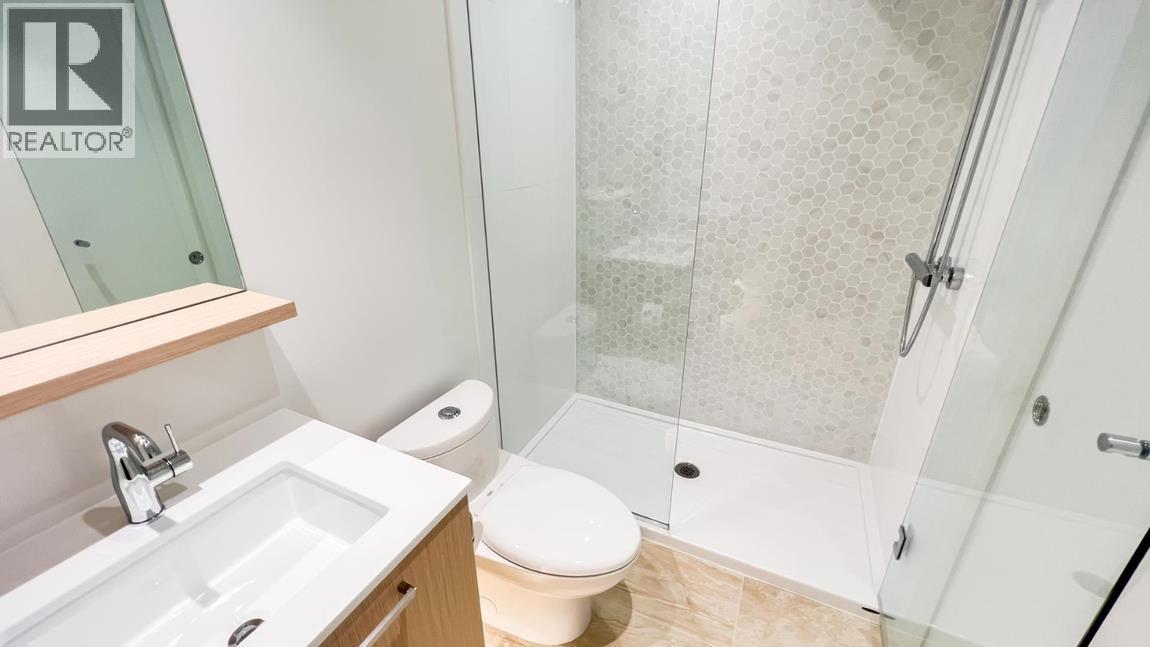 10xx 567 Clarke Road Property Photo 7