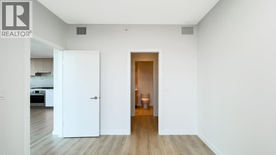 10xx 567 Clarke Road Property Photo 10