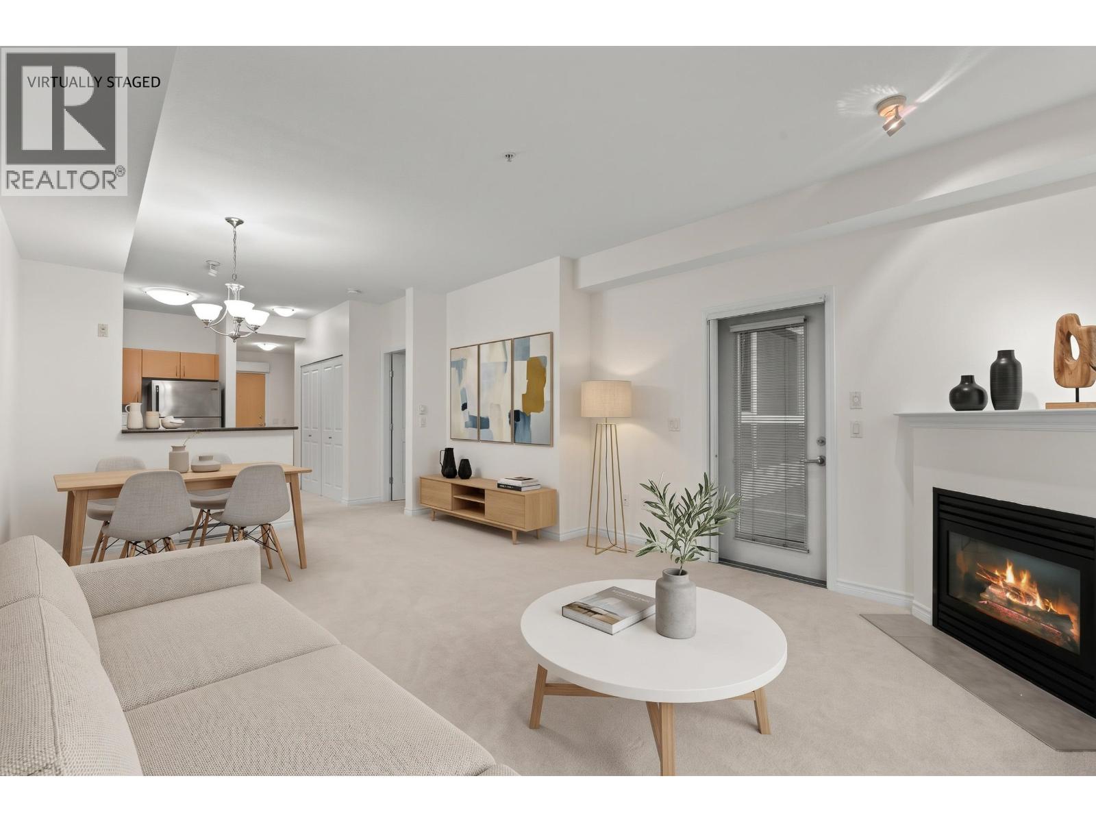 208 3151 Connaught Crescent Property Photo 15